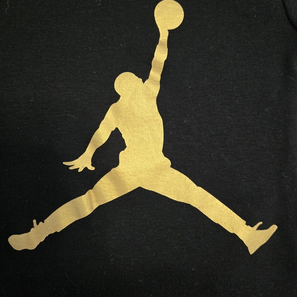 Air Jordan Black & Gold Baby Short Sleeve Onesie 0-6M Baby Boy Girl Unisex - Picture 2 of 5